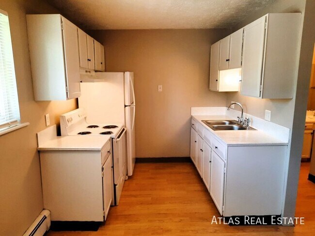 12111 W Nevada Dr in Lakewood, CO - Building Photo - Building Photo
