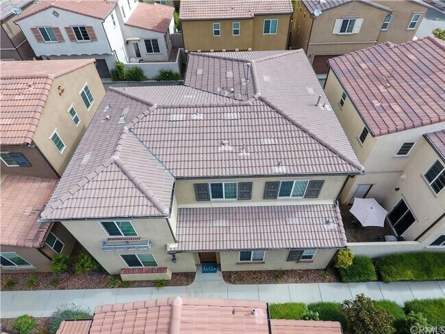37401 Paseo Violeta in Murrieta, CA - Foto de edificio - Building Photo