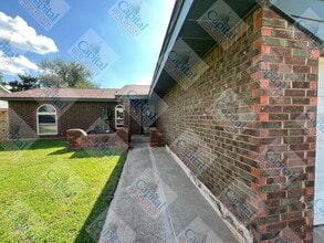 804 Ranchoak Dr in Yukon, OK - Building Photo - Building Photo
