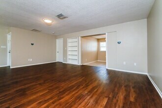 712 Canterbury Rd in Clearwater, FL - Building Photo - Building Photo