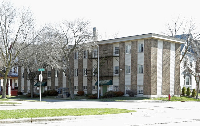 Milwaukee Veterans Home in Milwaukee, WI - Building Photo - Building Photo