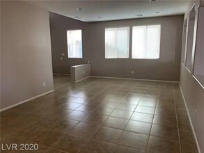 2663 Colina Bella Ct in Las Vegas, NV - Building Photo - Building Photo