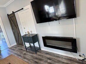 5919 Lexington Ave, Unit 5919 Lexington Ave in Los Angeles, CA - Foto de edificio - Building Photo