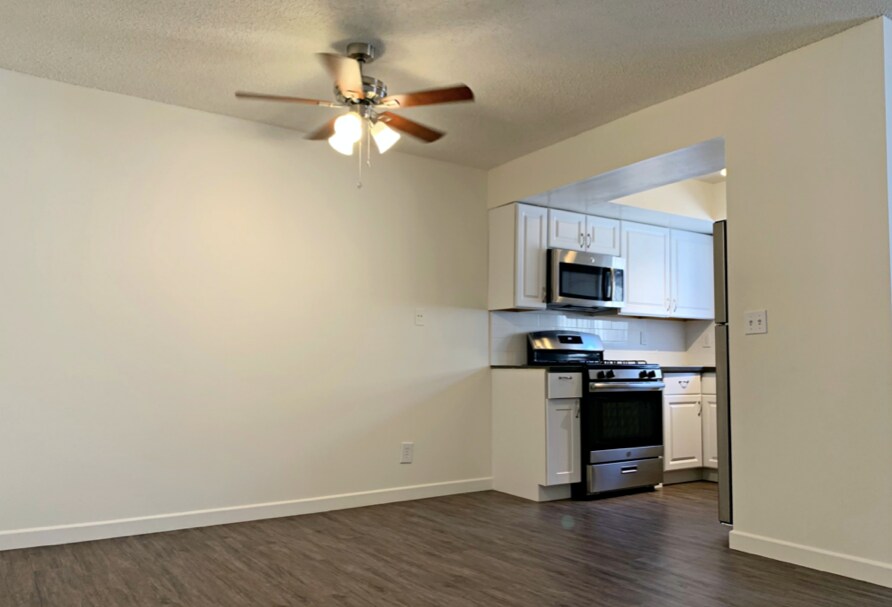 1012 E Acacia Ave in Glendale, CA - Building Photo