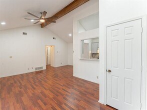 513 Essex Pl in Euless, TX - Building Photo - Building Photo