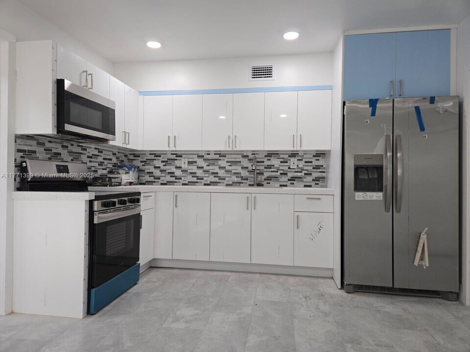 1620 NW 179th Terrace in Miami, FL - Building Photo