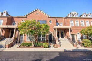 29253 Glen Oaks Blvd E in Farmington Hills, MI - Building Photo