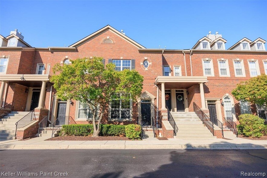 29253 Glen Oaks Blvd E in Farmington Hills, MI - Building Photo