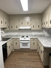 5801 Creel Rd in Theodore, AL - Foto de edificio - Building Photo
