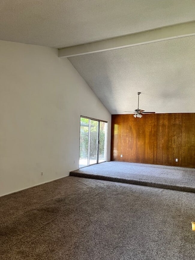 3962 Cowell Blvd in Davis, CA - Building Photo - Building Photo