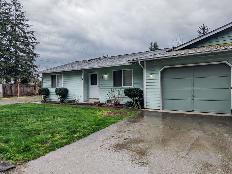 9626 51st Ave NE in Marysville, WA - Foto de edificio