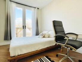 Furnished room/NOT APARTMENT, Unit 4 in Brooklyn, NY - Building Photo