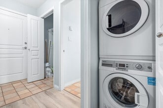 3335 W 4th Ave, Unit SI ID1464954P in Vancouver, BC - Building Photo - Building Photo