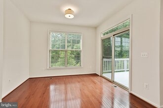 42714 Ogilvie Sq in Broadlands, VA - Foto de edificio - Building Photo