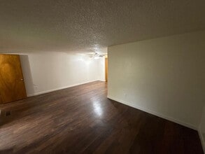 670 Taybin Rd NW in Salem, OR - Foto de edificio - Building Photo