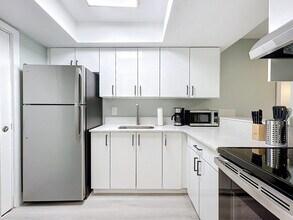 1401 SE 15th St in Fort Lauderdale, FL - Foto de edificio - Building Photo