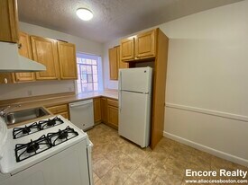 40 A Harvard Ave, Unit 7 in Brookline, MA - Building Photo