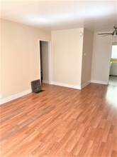 170 S Chester Ave in Pasadena, CA - Building Photo - Building Photo