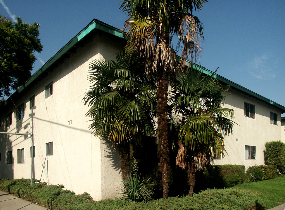 Diamond Court Apartments in Anaheim, CA - Building Photo