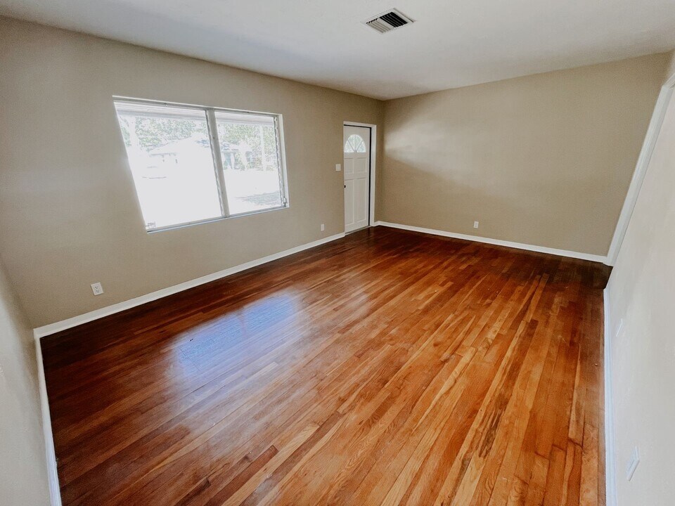 318 Carey Pl in Lakeland, FL - Building Photo