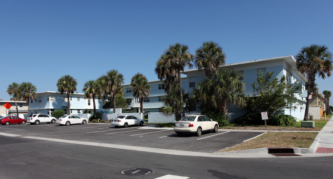 The Breakers Residences in Jacksonville Beach, FL - Building Photo - Building Photo