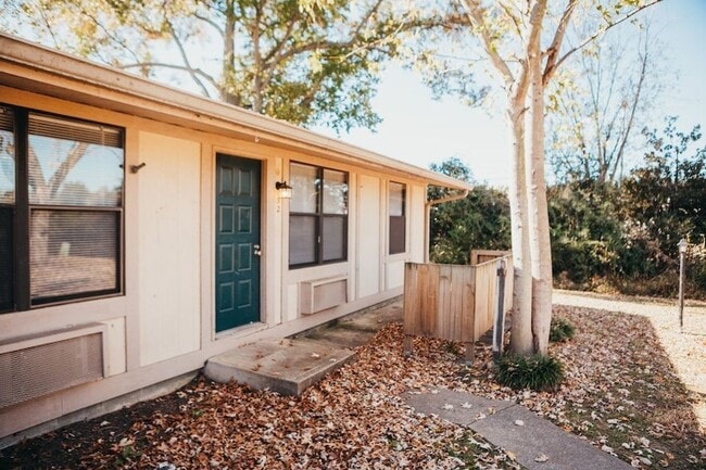 2421 Madison St, Unit 52 in Clarksville, TN - Foto de edificio - Building Photo