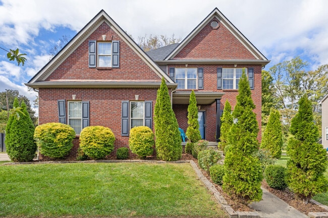 2505 Eastway Dr