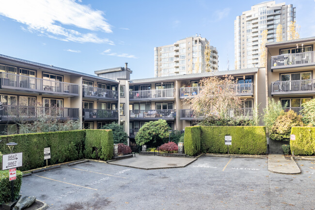 Barclay Woods in Burnaby, BC - Building Photo - Building Photo