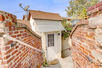 288 S Coronado St in Los Angeles, CA - Building Photo - Building Photo