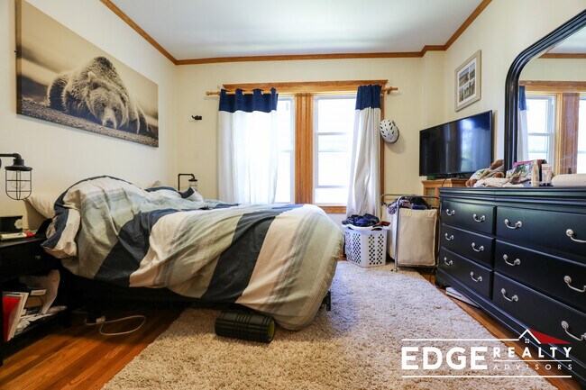 140 Columbia St, Unit 1 in Brookline, MA - Building Photo - Building Photo