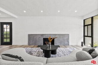 130 Le Doux Rd in Beverly Hills, CA - Building Photo - Building Photo