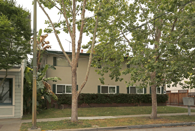 836 Emory St in San Jose, CA - Foto de edificio - Building Photo
