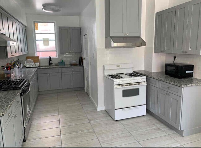 3154 Avalon St in Pittsburgh, PA - Building Photo - Building Photo