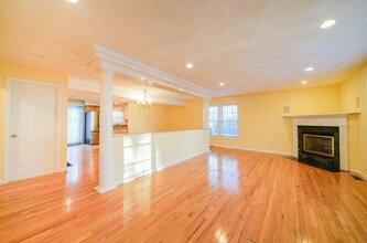 4 Crescent Rd in Belmont, MA - Foto de edificio - Building Photo