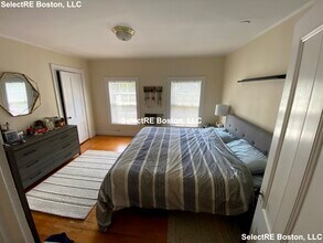 43 Coolidge St, Unit 3 in Brookline, MA - Foto de edificio - Building Photo
