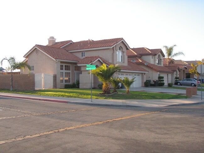 8955 Digger Pine Dr in Riverside, CA - Building Photo - Building Photo