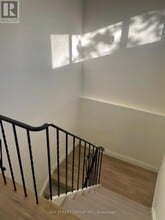 517 Harris Ct in Whitby, ON - Building Photo - Building Photo