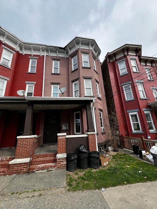 84 Overlook Pl Rentals in Newburgh, NY