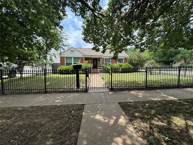 4337 Donnelly Ave in Fort Worth, TX - Building Photo