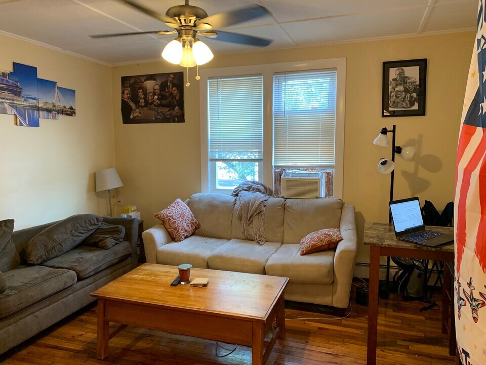 41 Cross St, Unit A in Somerville, MA - Building Photo