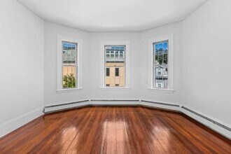 401 E 7th St, Unit 3 in Boston, MA - Building Photo - Building Photo