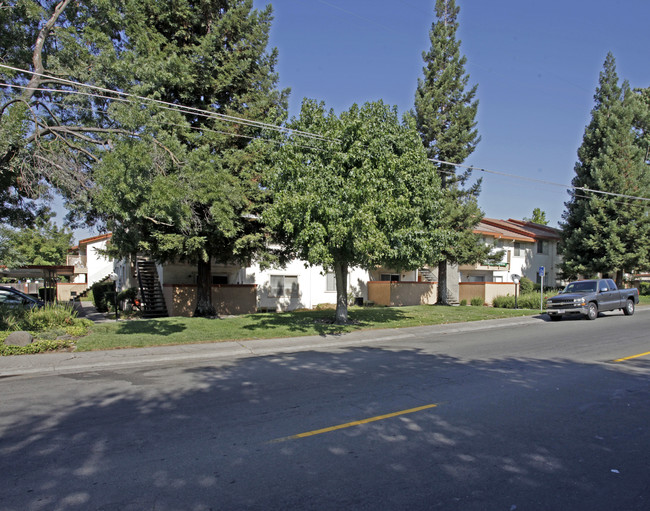 Pacific Oaks Apartments in Sacramento, CA - Foto de edificio - Building Photo