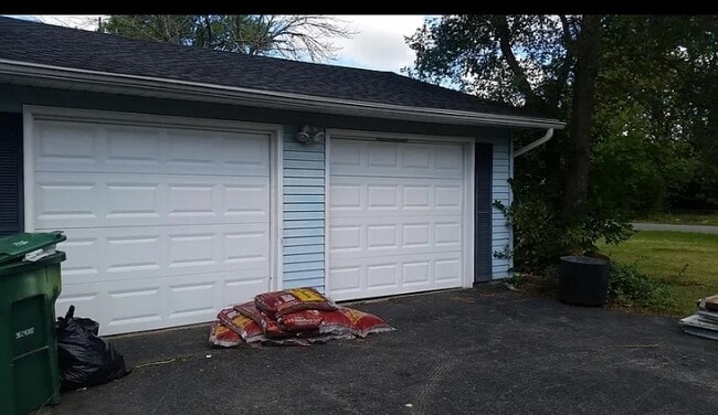 31 Coachwood Ln in Rochester, NY - Building Photo - Building Photo