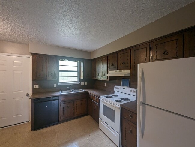 property at 130 Broadwater Ln