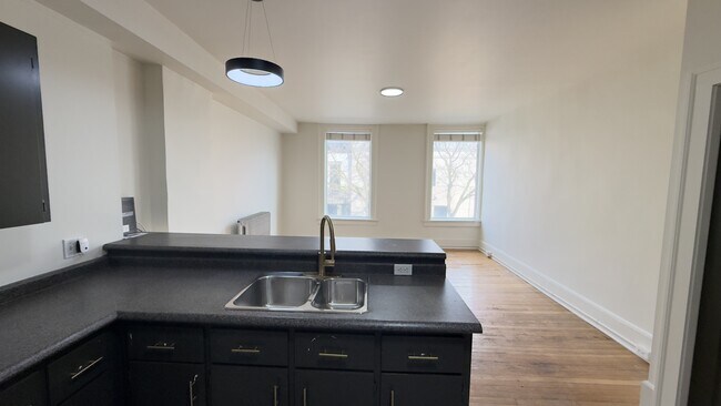 73 St Paul St in St Catharines, ON - Building Photo - Building Photo