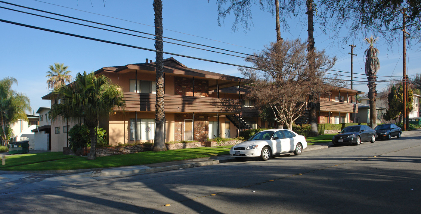 1657 Alameda St in Pomona, CA - Foto de edificio