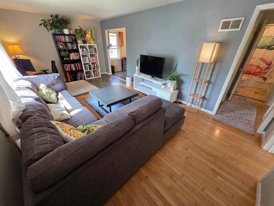 1318 Hoover Ave in Eau Claire, WI - Building Photo
