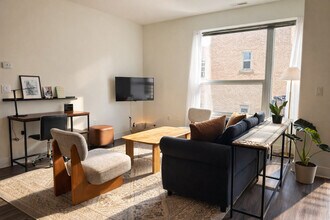 1040 N Cass St, Unit SI ID1379057P in Milwaukee, WI - Building Photo - Building Photo