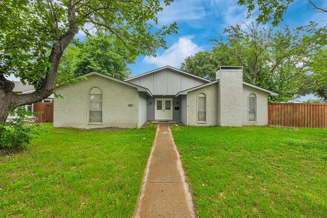 property at 1901 Vail Dr