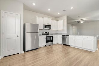 8208 Burnt Orchid Dr in Houston, TX - Building Photo - Building Photo